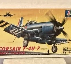 Vintage Italeri 1/72 Vought Corsair F-4U 7 Navy Fi