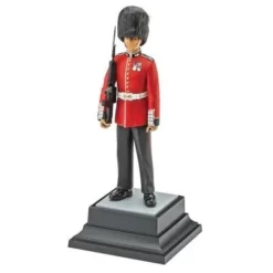 Revell Germany Revell Germany QUEEN'S GUARD 1/16