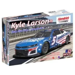 Salvinos JR Models Salvinos JR Models 1/24 Hendrick Motorsports Kyle Larson 2022 Camaro