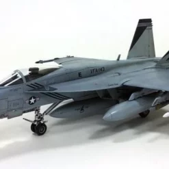 Academy Academy USN F/A-18E VFA-143 "PUKIN DOGS" 1/72