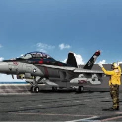 Academy Academy EA-18G "VAQ-141 SHADOWHAWKS" 1/72