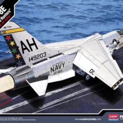 Academy Academy F-8E 1/72